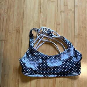 Lululemon free to be wild sports bra size 4